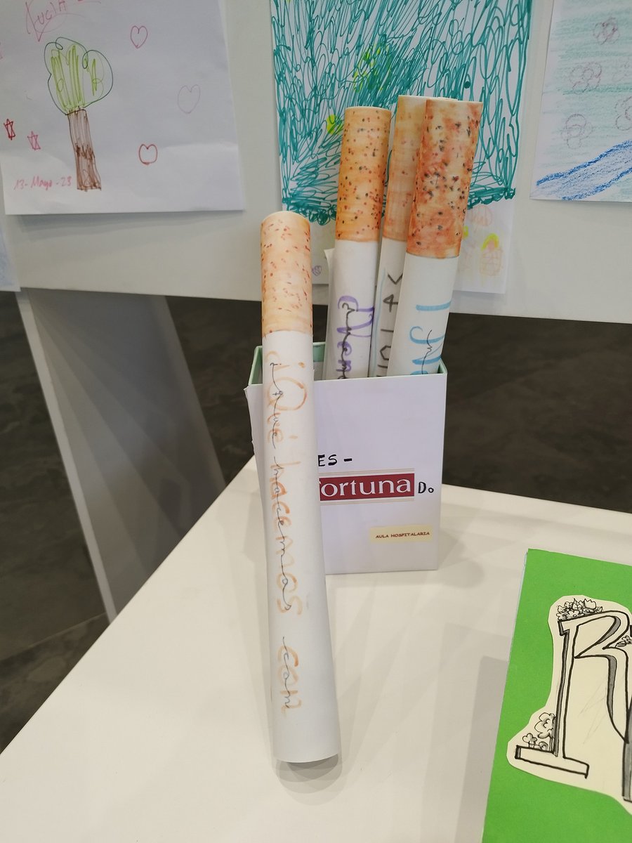 HUnivValdecilla's tweet photo. Los niños ingresados en el Hospital se han unido a la celebración de este día haciendo dibujos y manualidades que pueden verse en el hall del edificio 2 de Noviembre #DiaMundialSinTabaco https://t.co/cATGGVAtrN