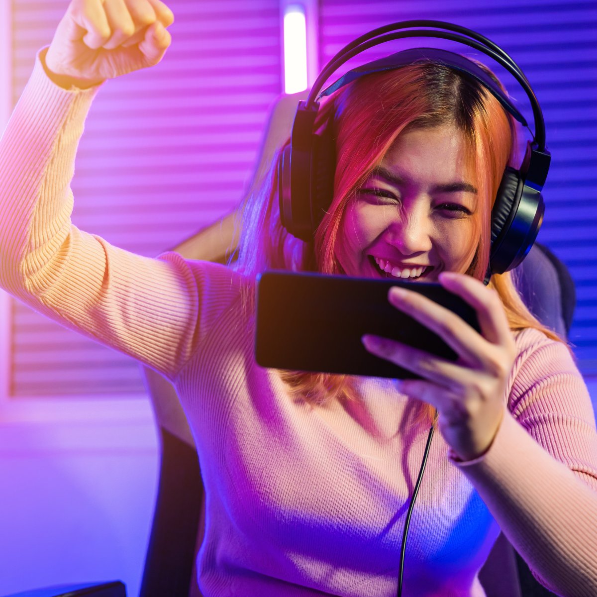 measureprotocol's tweet image. Gaming is rising in popularity, intensifying the competitive landscape. Monitor trending data (like weekly usage hours &amp;amp; engagement), track user demographics for you and your competitors, and defend against emerging threats with Measure’s unique digital consumer #behavioraldata.