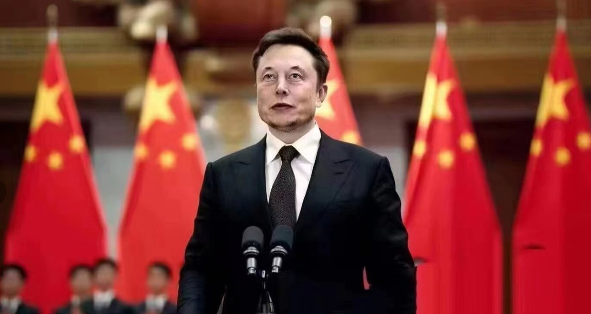 Bitwux's tweet photo. 这张图，怎么搞出了@elonmusk 入党宣誓的感觉！
另外没吃过国宴，纯纯好奇，
这次招待人类之光马哥是什么等级？
两天见了外交部商务部工信部三位部长了。 https://t.co/TZV8n1Ee5B