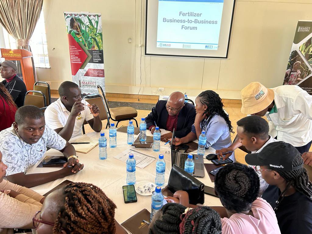 EAMDA_Ltd's tweet photo. Makueni County: Roundtable knowledge exchange and Networking sessions among Agro-Dealers; Ongoing.
#KCDMS
#EAMDA https://t.co/MekSGSIvCt