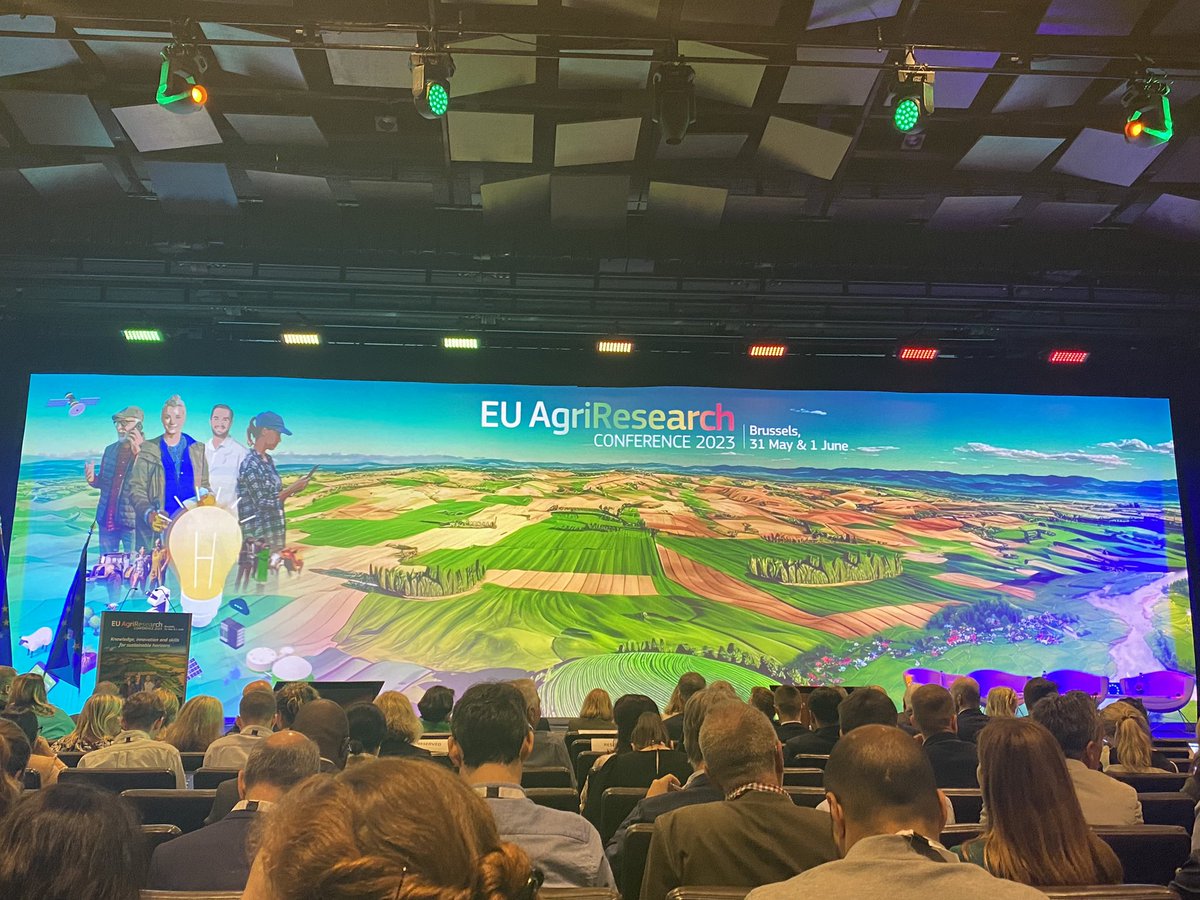 Today is the start of the EU #AgriResearch Conference 2023, a great occasion to meet with the research and innovation community, including some of our close partners over the years. 

Congrats to <a href="/RogierSchulte/">Rogier Schulte</a> from <a href="/WUR/">Wageningen U&R</a> for an inspiring and human-powered introductory statement!