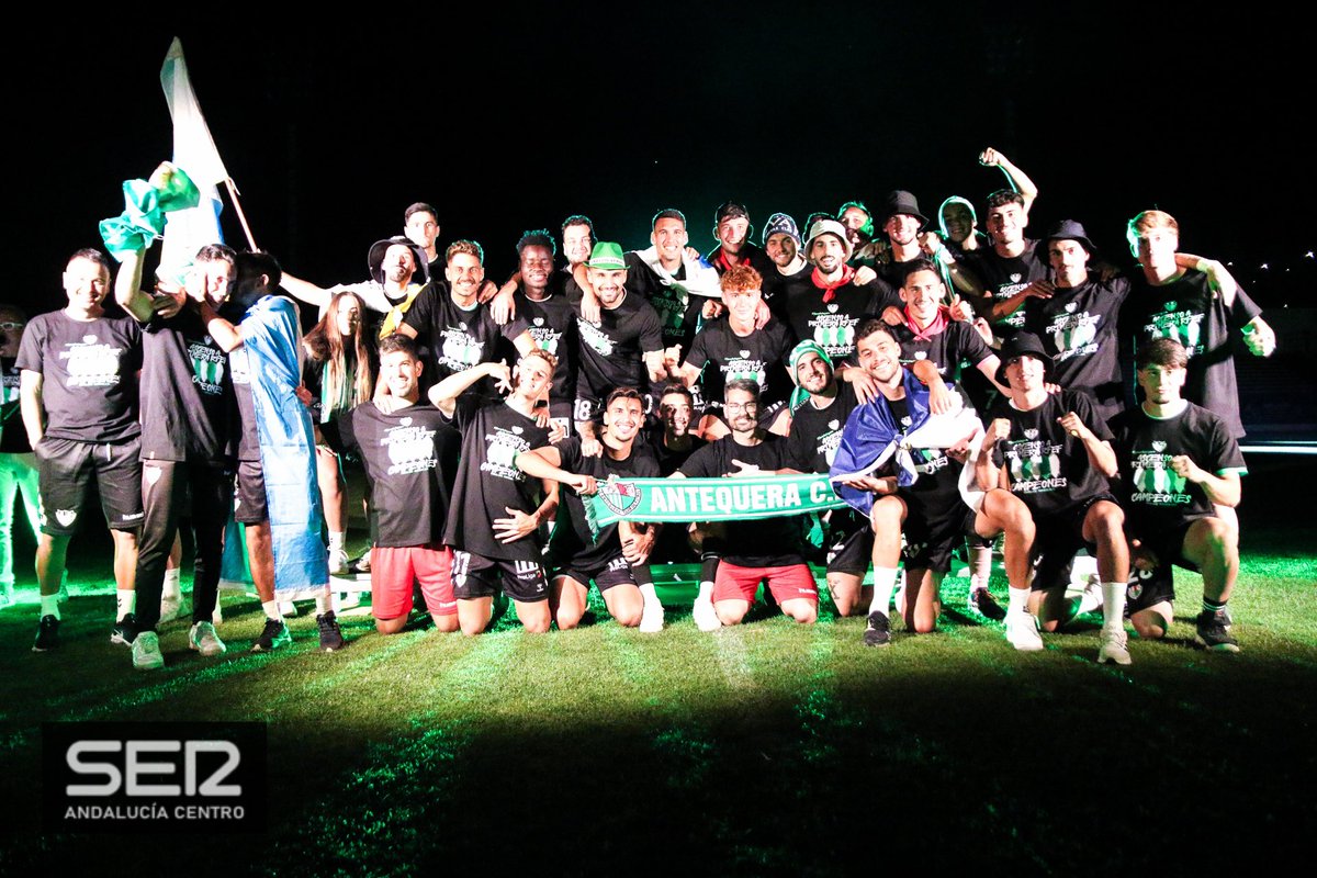 Todavía con resaca emocional y tristeza toca despedir una temporada memorable.

Solo quedan palabras de agradecimiento para todos y cada uno de los artífices de este sueño: jugadores, cuerpo técnico, directiva y afición. Desde hoy, un antequerano más.

Gracias <a href="/AntequeraCF/">Antequera C. F.</a> 💚