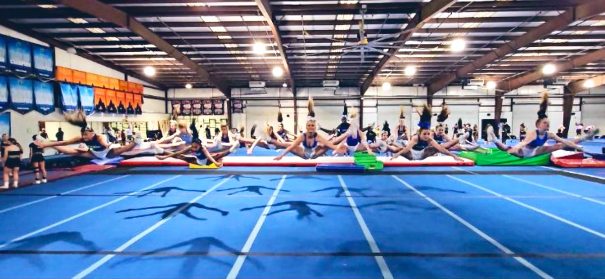 Green__Rays's tweet image. Kicking our heels up for a gRAYt second practice. Stingray jump mode activated! @LetsGoRays 

#ItsTheGreenGangYo #GrindLikeGreen
#NoExcuses 
🍀 💙💚