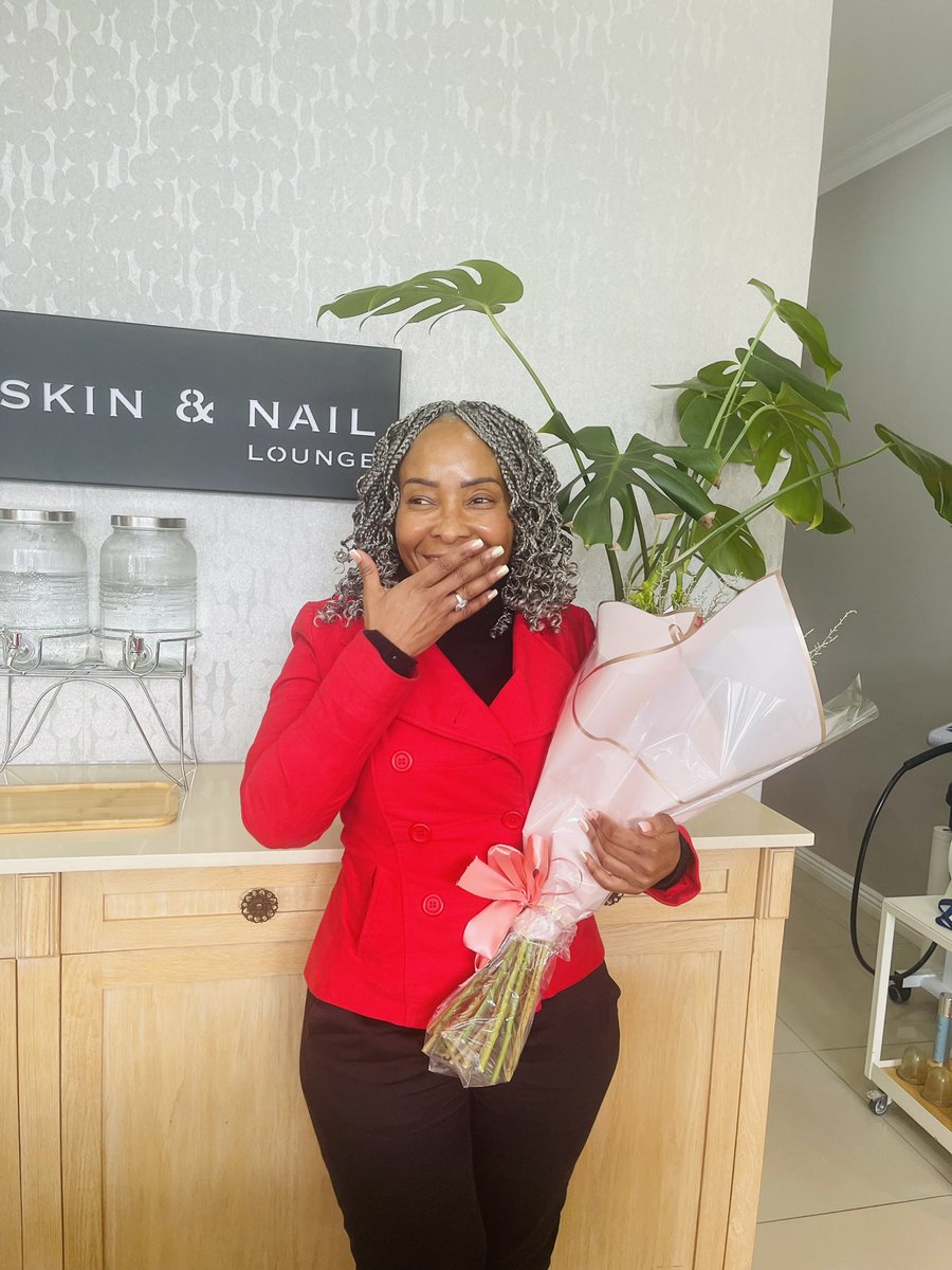 FabAcademic's tweet photo. At last, I had my facial (peel) &amp; nails done at The Skin &amp; Nails lounge in Bryanston! Thank you Thabile, Zipho &amp; the team @SkinandNail for the excellent service &amp; pampering. My face is glowing &amp; my nails look amazing! I loved the neck &amp; shoulder massage that came with the facial https://t.co/5vnR9Zareo