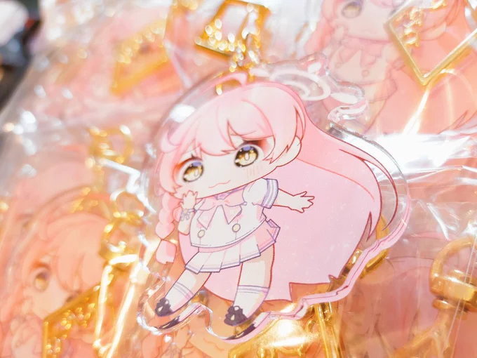 アクキー無事に届いたので頒布できそうですえっ、可愛くない???検品してお品書きつくる〜