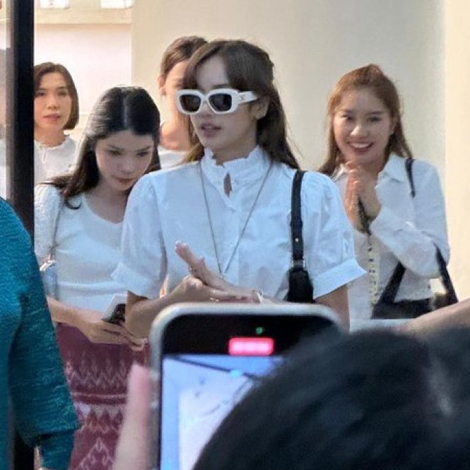 Plutoo_pluuu's tweet photo. เท่จัดเลยค้าบบบบ แบบบคลูสุดๆ🤏🥺
#laliasa #LISA https://t.co/FNxfFLBSZj