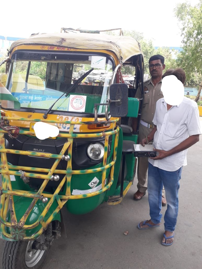 Ghaziabad Traffic Police tweet media