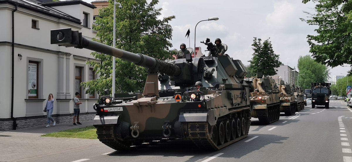 kkarpinska91's tweet photo. Self-propelled tracked gun-howitzer #AHSKrab during the military parade on the celebrations of the 30 anniversary of @21_bsp in #Rzeszów (26.05.2023).
#wojskopolskie #army #armedforces #armatohaubicakrab #САУКраб #САУ #Краб #artillery #Artillerie #artilleri #Артилерія https://t.co/3PDcABlxXZ