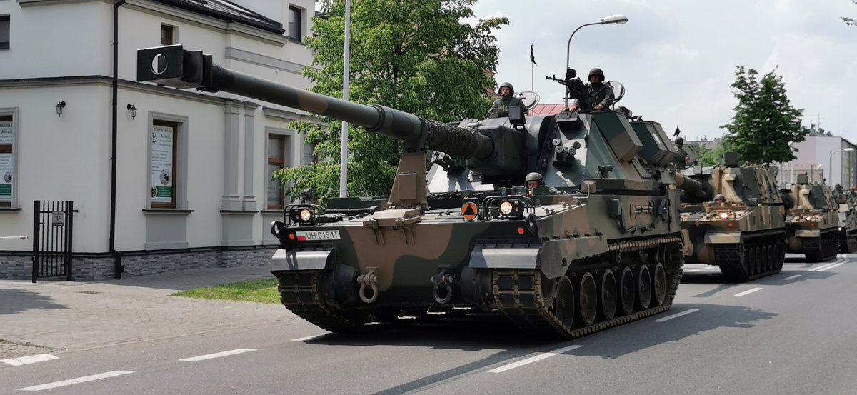 kkarpinska91's tweet photo. Self-propelled tracked gun-howitzer #AHSKrab during the military parade on the celebrations of the 30 anniversary of @21_bsp in #Rzeszów (26.05.2023).
#wojskopolskie #army #armedforces #armatohaubicakrab #САУКраб #САУ #Краб #artillery #Artillerie #artilleri #Артилерія https://t.co/3PDcABlxXZ