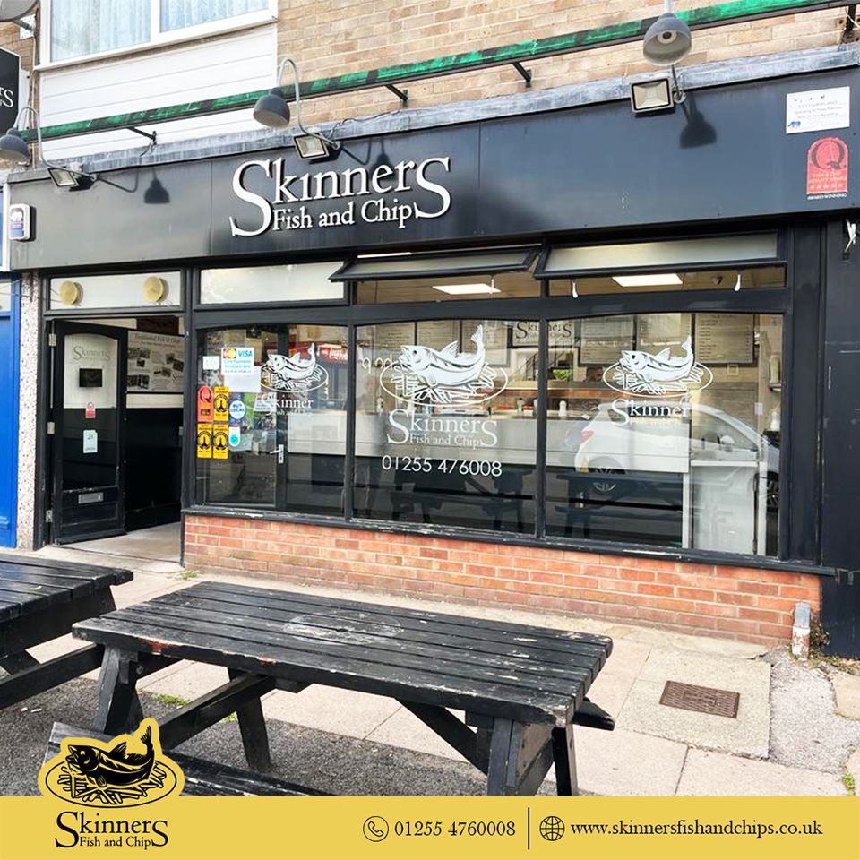 We are here for a great selection of freshly cooked Fish and Chips, Pies, Burgers, Sausages and more🍟

'Call us or order online at skinnersfishandchips.co.uk'

#fishandchips #fishandchipsclacton #foodie #clacton #food #chips #bestfishandchips #callandcollect #clactononsea