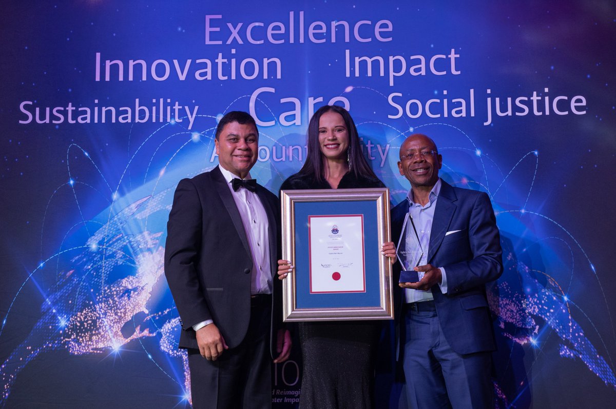 UFSweb's tweet photo. UFS honours alumni at Chancellor’s Distinguished Alumni Awards Dinner

📰: https://t.co/VV6WD9QqcS

#UFSExcellence | #ProudlyKovsies | #Vision130 | #UFSAlumniAwards https://t.co/EB89zvSejS