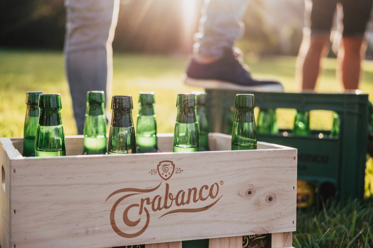 A mitad de semana pero pensando en disfrutar el #findesemana como se merece. 

¿Cuántas cajas de #sidra tienes encargadas para compartir con los tuyos?

¿Cómo? ¿Ninguna? Eso no puede ser, que además este sábado se celebra el #DíaDeLaSidra. 👏🏼👏🏼👏🏼