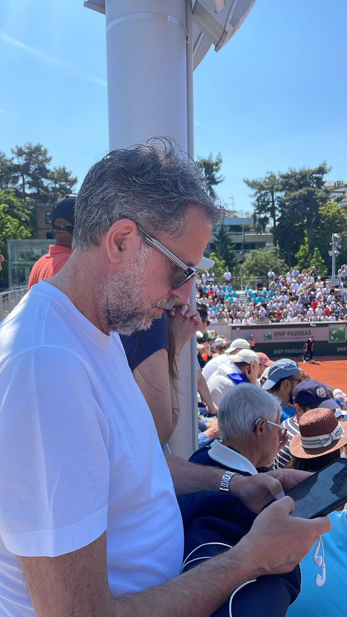 Chi mi capita di fianco a vedere Sonego al Roland Garros? Paratici 🤣🤣🤣 Cosa gli chiedo?