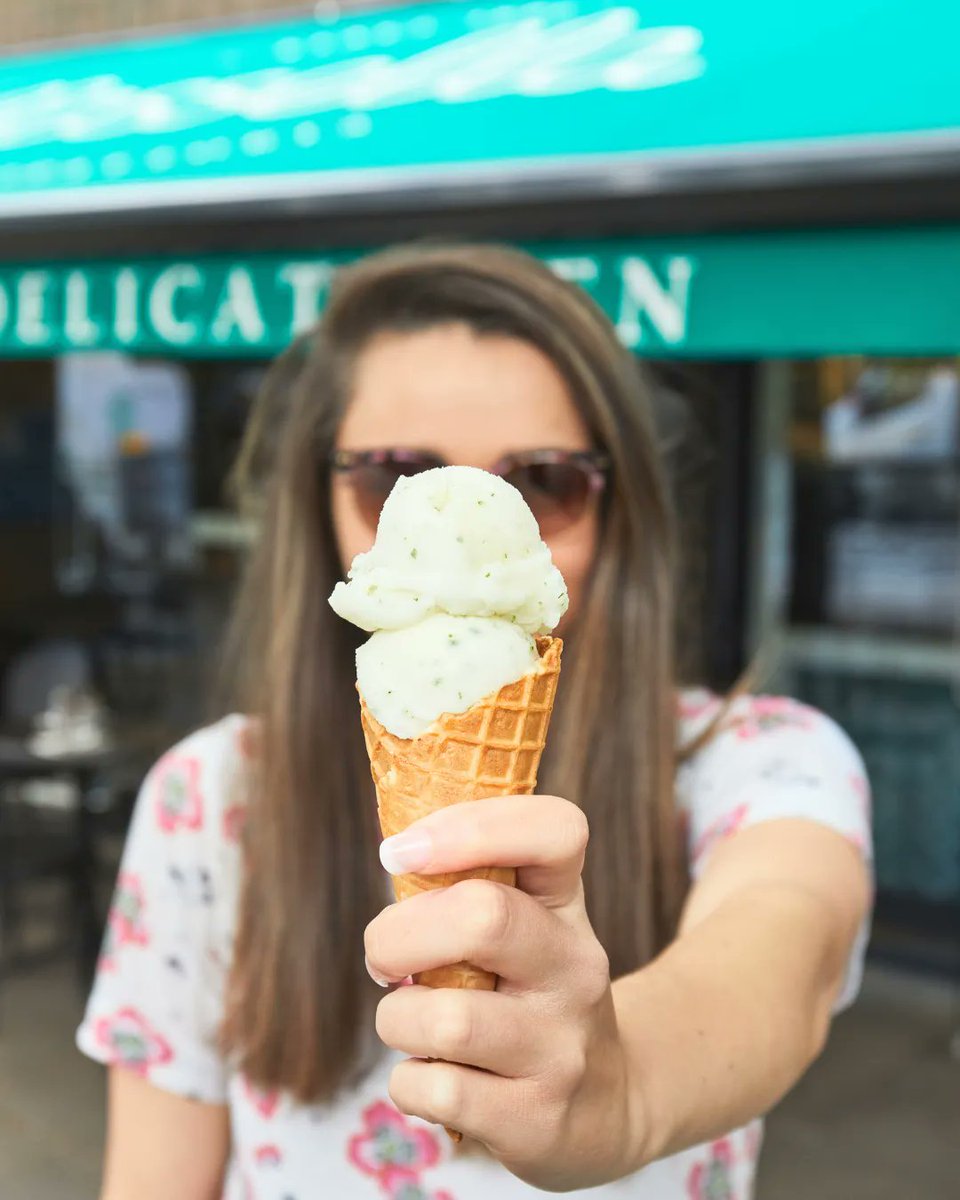 At Rossella, we believe that every warm day calls for a scoop of gelato - come and enjoy one (or two!) today! 🍦 
.
.
.
.
.
#londonfoodguide #streetfoodlondon #infatuationlondon #londonrestaurants #londoneats #eaterlondon #toplondonrestaurants #londonfoodblogger #londonfoodscene