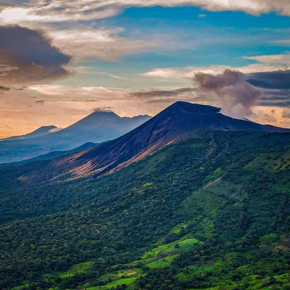 Buen día revolucionarios 🌞 
Les dejo una geografía bella de mi #Nicaragua bendita y siempre libre
