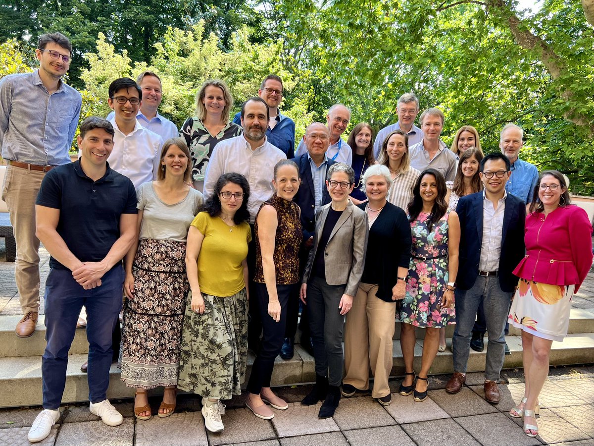 Great to meet pre-#EULAR2023 in person with fantastic rheumatic immune-related adverse events colleagues today. We keep working towards classification criteria, so we can get better treatments for our patients. Thanks to many great folks tagged, & led by @MarieKostine @lexmeara