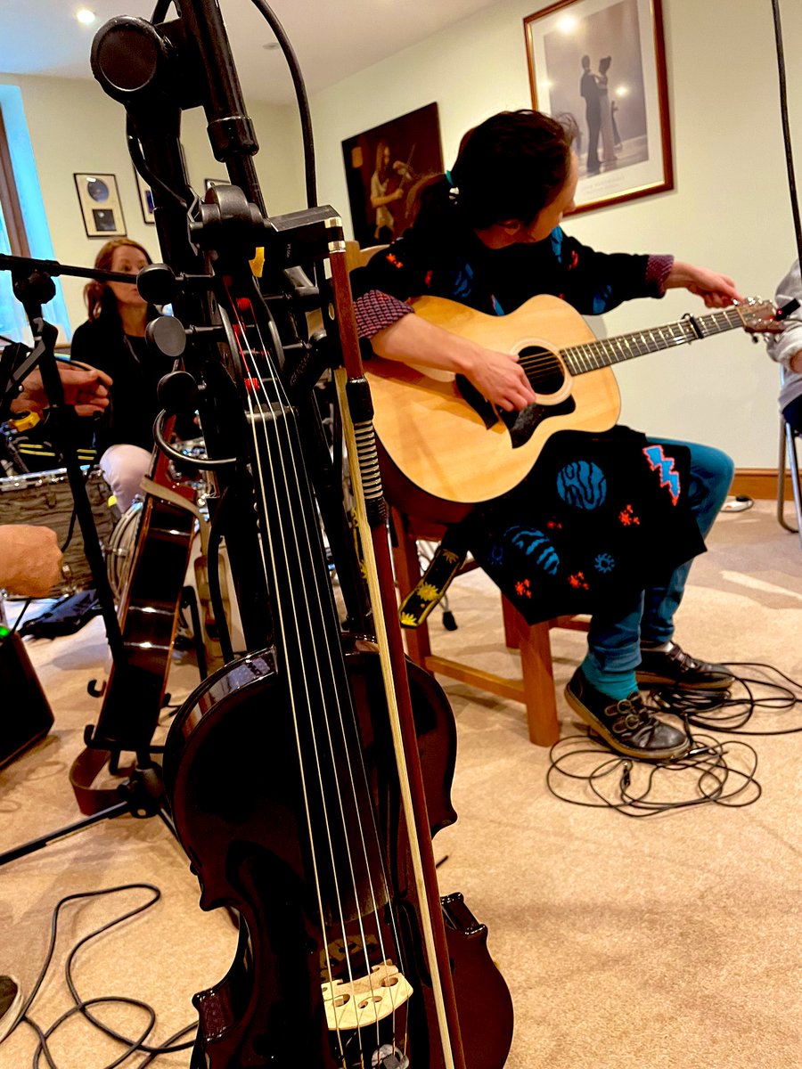 folk_note's tweet image. Rehearsal in full swing for Sun June 18th at The Six Bells in Burghfield (from 2pm)