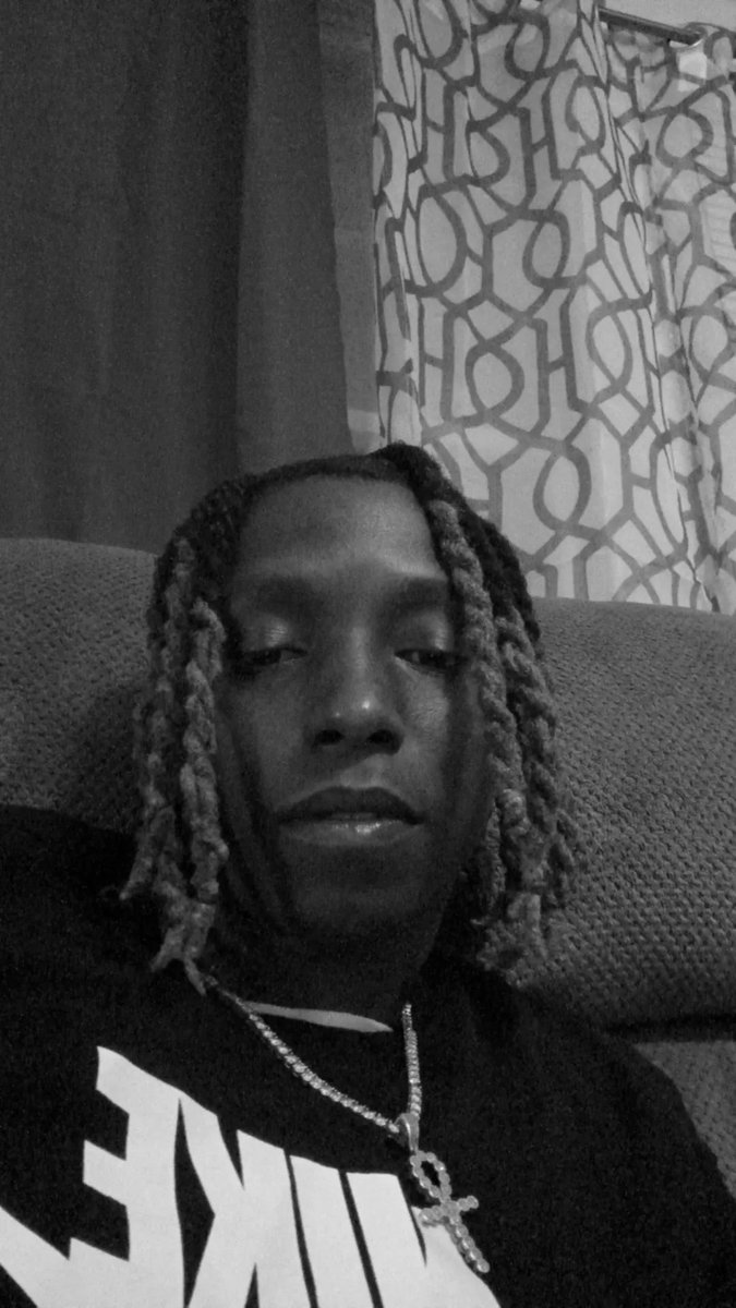 TitusJones32828's tweet photo. Life is good when you're minding your own business and in your lane https://t.co/WBw6DsvF1i