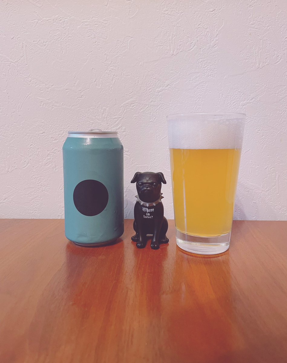 Laylabier's tweet photo. #33Acres「OCEAN」でサルーテ！🍺✨
柑橘系のサッパリした香りと味わい♫ 西海岸のことはよくわかりませんが、これはきっと西海岸だ☀️ビーチや褪せブルーのデニムを思わせる淡い青さのラベルもグッド♫
#クラフトビール https://t.co/uJY2dtmx7j