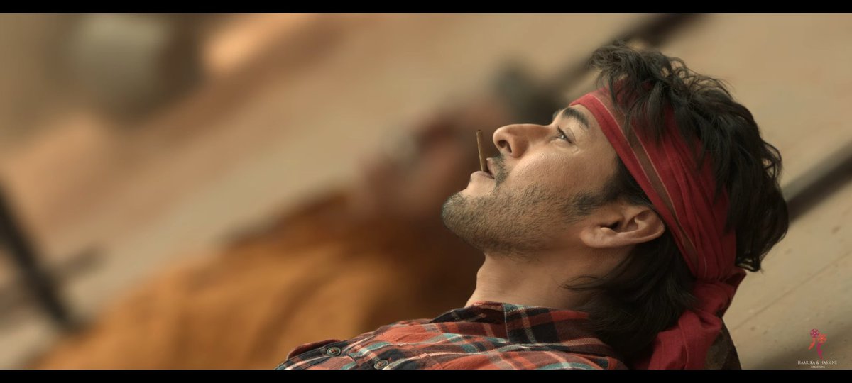 revanth47's tweet photo. Inkevadivalla kaadu raa lanjodakallaraaa 😭🔥🔥🔥 https://t.co/M6LYUDRK6x