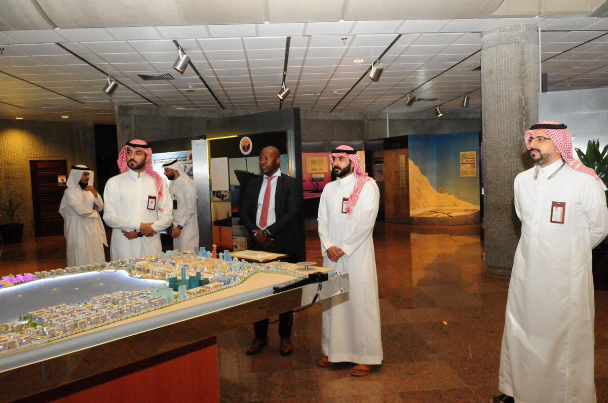 RCJY_Jubail's tweet photo. وفد من شركة افروزونك الأفريقية يزور مركز زوار #الهيئة_الملكية_بالجبيل ويتعرف النهضة الصناعية والاقتصادية بمدينة #الجبيل_الصناعية ويبحث أبرز الفرص الاستثمارية المتاحة https://t.co/oxd8frA4r6
