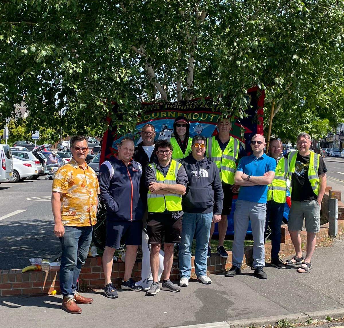 ASLEFunion's tweet photo. Pickets still going strong at Bournemouth, Marylebone, Oxford and Leamington Spa 🪧 https://t.co/ydyuyIAtLO
