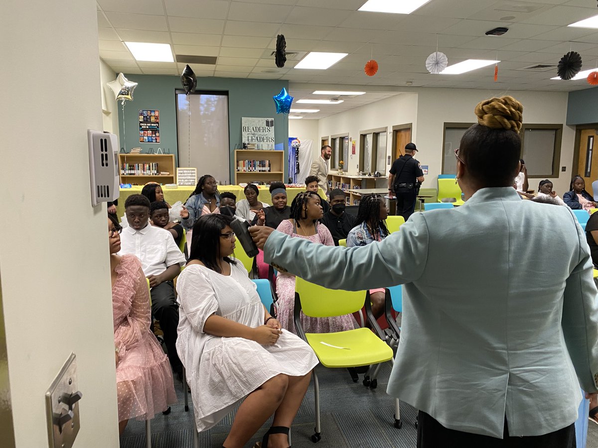 SimmonsPinckney's tweet photo. 8th grade promotion for Class 2027!!! https://t.co/VJ4cgoLAGR