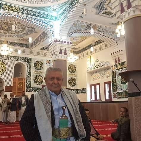 NAlmusbhi's tweet photo. #محافظة_ريمة 

تميز الباحث والتربوي والمختص في التاريخ الاستاذ حيدر علي ناجي العزي بإنجازاته المتعددة في مجالات عديدة، حيث يعد من أبرز الشخصيات العلمية في محافظة ريمة.

ولد الأستاذ حيدر علي ناجي العزي في قرية خودر   التابعة لمدينة كسمة، وقضى طفولته هناك قبل أن ينتقل إلى صنعاء لإكمال دراساته الجامعية. وقد تخصص في دراسة التاريخ والآثار، وحصل على شهادة الماجستير في هذا المجال من جامعة صنعاء.

وقد أسهم الأستاذ حيدر علي ناجي العزي بشكل كبير في تطوير المجتمع المحلي، حيث شغل منصب مدير لإحدى المؤسسات التربوية في محافظة ريمة. كما قام بإنشاء مكتبة خاصة به تضم آلاف الكتب والأوراق البحثية، وهو يشارك بانتظام في المؤتمرات العلمية والندوات التي تعقد في محافظة ريمة.

ويعتبر الأستاذ حيدر علي ناجي العزي من أبرز المؤرخين في محافظة ريمة، حيث قام بإجراء العديد من الأبحاث والدراسات التاريخية التي تسلط الضوء على تاريخ المنطقة. كما شارك في إعداد كتاب "تاريخ محافظة ريمة"، وهو يعتبر من أهم الكتب التاريخية التي تناولت تاريخ المحافظة.

وبهذه الإنجازات، يستحق الأستاذ حيدر علي ناجي العزي كل التقدير والاحترام من قبل المجتمع المحلِّــــــــــــــِّى