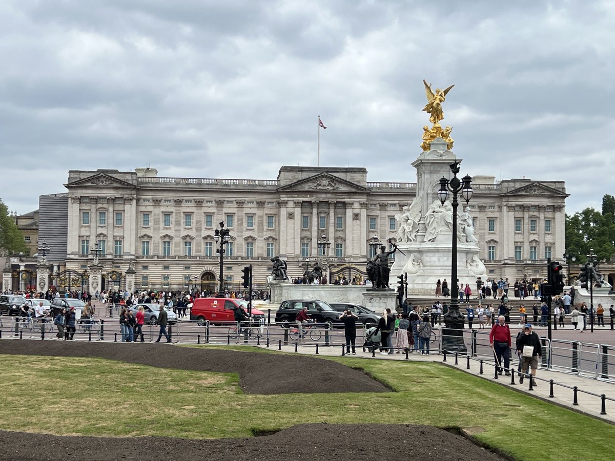 Davida and I joined members of our Honors College on a recent trip to Ireland, Wales, and London.