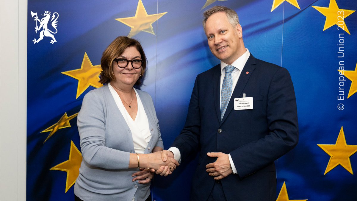 In discussions with 🇪🇺Transport Commissioner @AdinaValean today, 🇳🇴Min for Transport @joinnyg raised the need to improve road safety. In particular, he highlighted the need for better collision protection for bus drivers, to create a safer working environment🚐 #RoadSafety