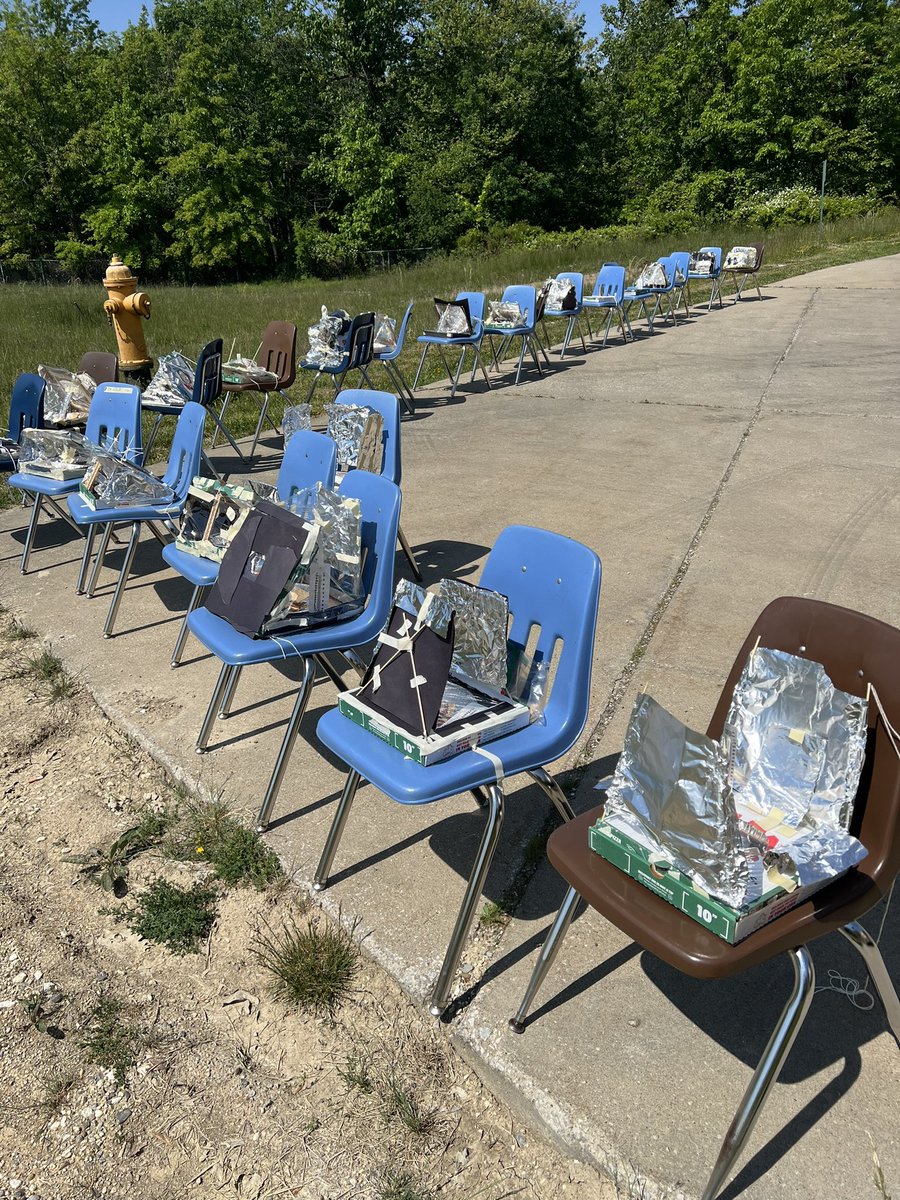 Solar ovens worked great! Thanks to Papa Johns Pizza on Broadview Road in Parma for donating boxes!