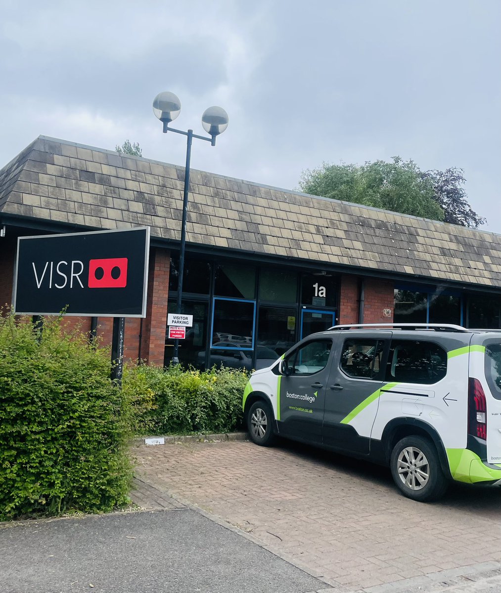 ThatTechHannah's tweet photo. Thank you for having us @VISRvr and making us all feel so welcome 🙏🏼 Blown away being immersed in your world 🌎 #edtech #vrtraining  #visr https://t.co/1pqFgXXtRz