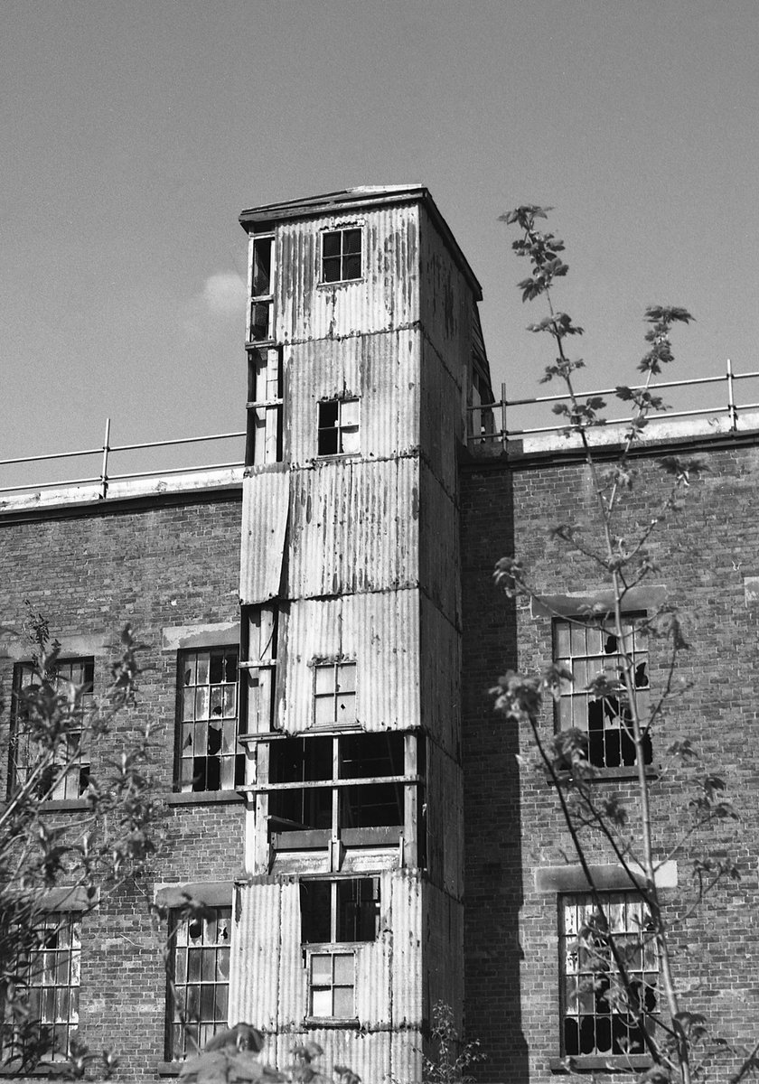 May #CameraChallenge

Views of 'Big Mill' Leek, UK.

📷 Praktica BC1
🎞️ Ilford Pan F+
