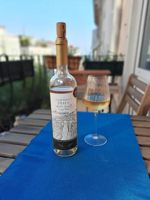 LemieuxAndrea's tweet photo. Welcoming a new vintage from Assyrian winery, Midin: https://t.co/VH87ZL74Od
#WineWednesday #TurkishWine https://t.co/1sUk7dGvTU