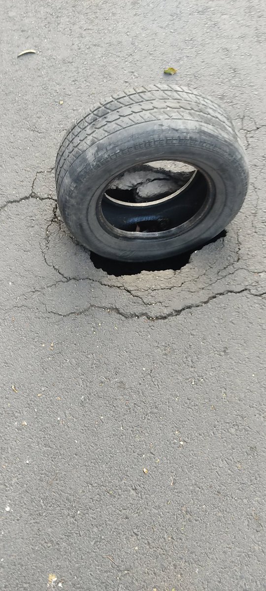 carlosramled's tweet photo. @VILLALVAZO13 De bache a socavón!!!
En la calle Tixtla entré San Juan de los Lagos y Héroes de Nacozari en la Colonia San Felipe de Jesús, Alcaldía Gustavo A Madero, en la ciudad de México https://t.co/sHcXYIQMih