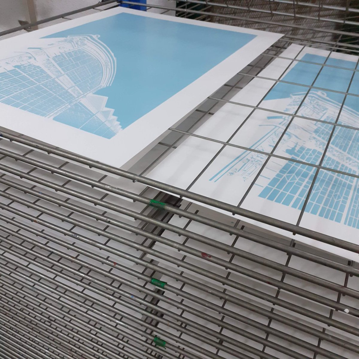 typicalvalencia's tweet image. Quedan muy poquitos ejemplares de nuestra serígrafía TINGLADO Nº2
os enseño algunas fotos del proceso que fué tan bonito....
Serigrafía 50x70 2 tintas
Ilustración Virginia Lorente
#screenprinted #valenciailustrada #virginialorente