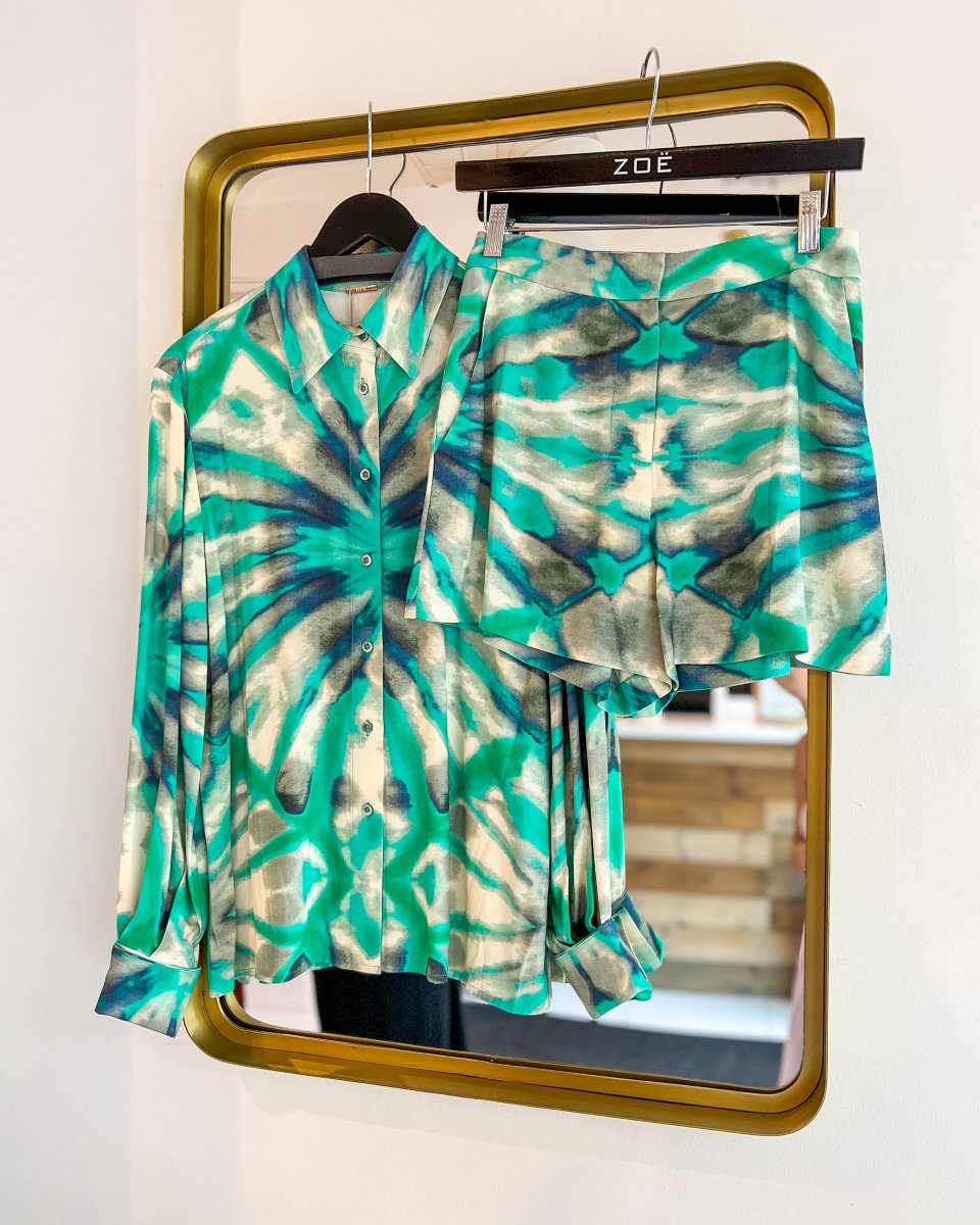 How is it the last day of May?! We are ready for all the summer fun (including this set)! What fun vacations does everyone have planned? Stop by to see us and we can help you pack 😉

#shopzoe #tiedye #matchingset #princeton #summerset #shopsmall #shoplocal #summer