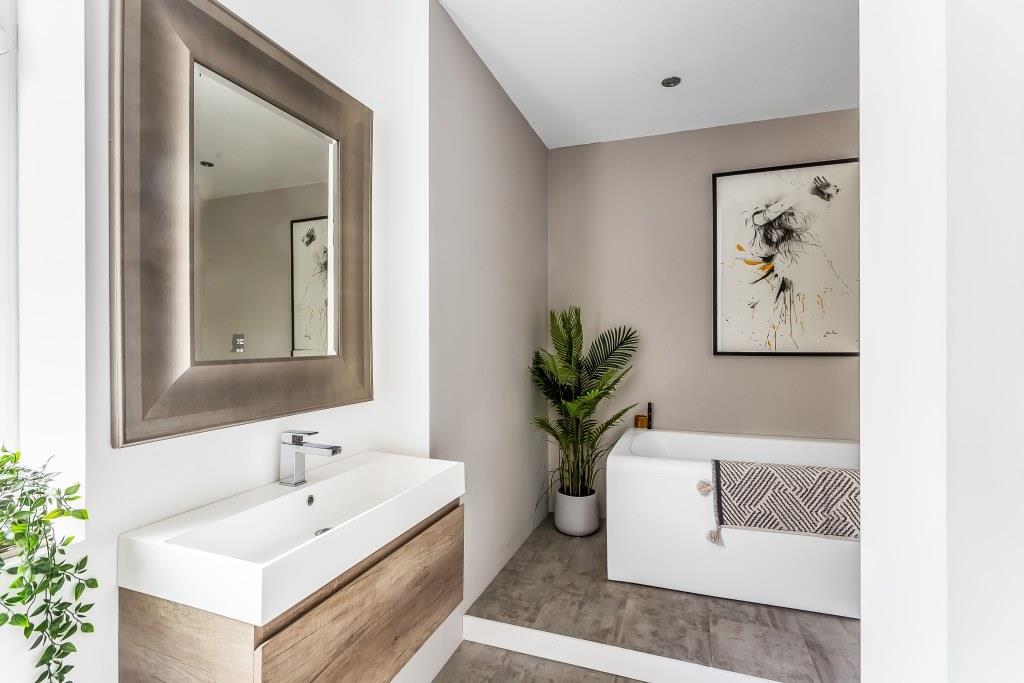 _PatrickGardner's tweet image. #Fetcham £1,050,000 

LAUNCH DAY THIS SATURDAY 3rd June (By appointment only) 

Beautifully presented #5bed #detached #familyhouse in popular residential location 

☎️01372 452207 | bookham@patrickgardner.com 

#familyhouse #launchdate #surreylife #Surrey #mustbeseen #forsale