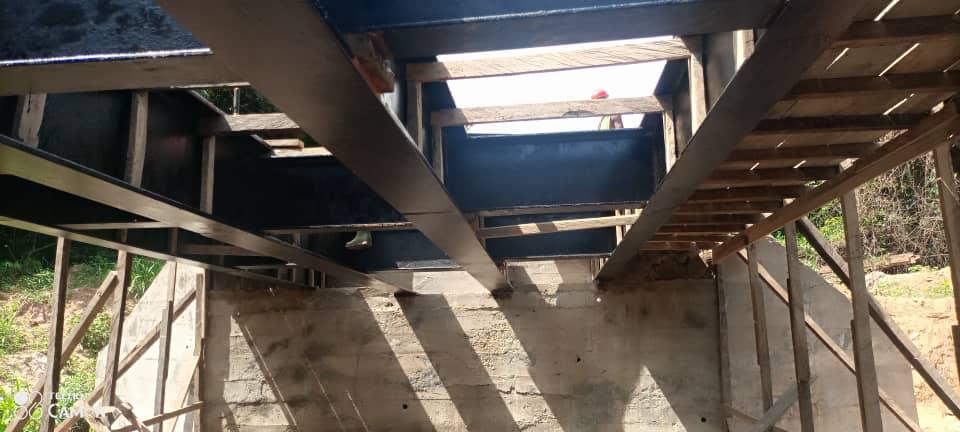 MintpGov's tweet photo. #Mbam et #Inoubou: un pont définitif en construction sur la rivière #Manoui dans l’arrondissement de #Nitoukou

Ce mardi 30 mai, sur le site, les travaux sont avancés avec un niveau d’exécution de 56%. l’entreprise se prépare à effectuer le coulage du tablier en béton.
#Cameroon https://t.co/Da8A4sBvce