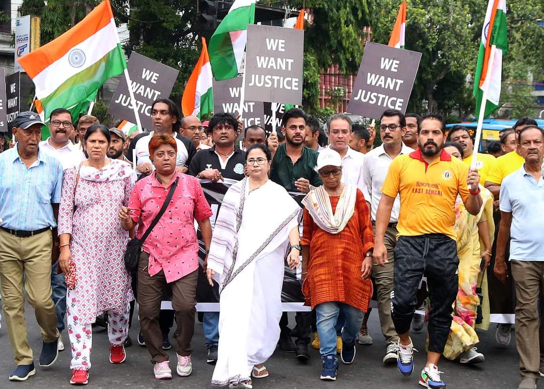 ItsYourDev's tweet photo. Didis rally with sportspersons in Kolkata to support the Wrestlers #WrestlerProtests https://t.co/zrSdfWkPm0