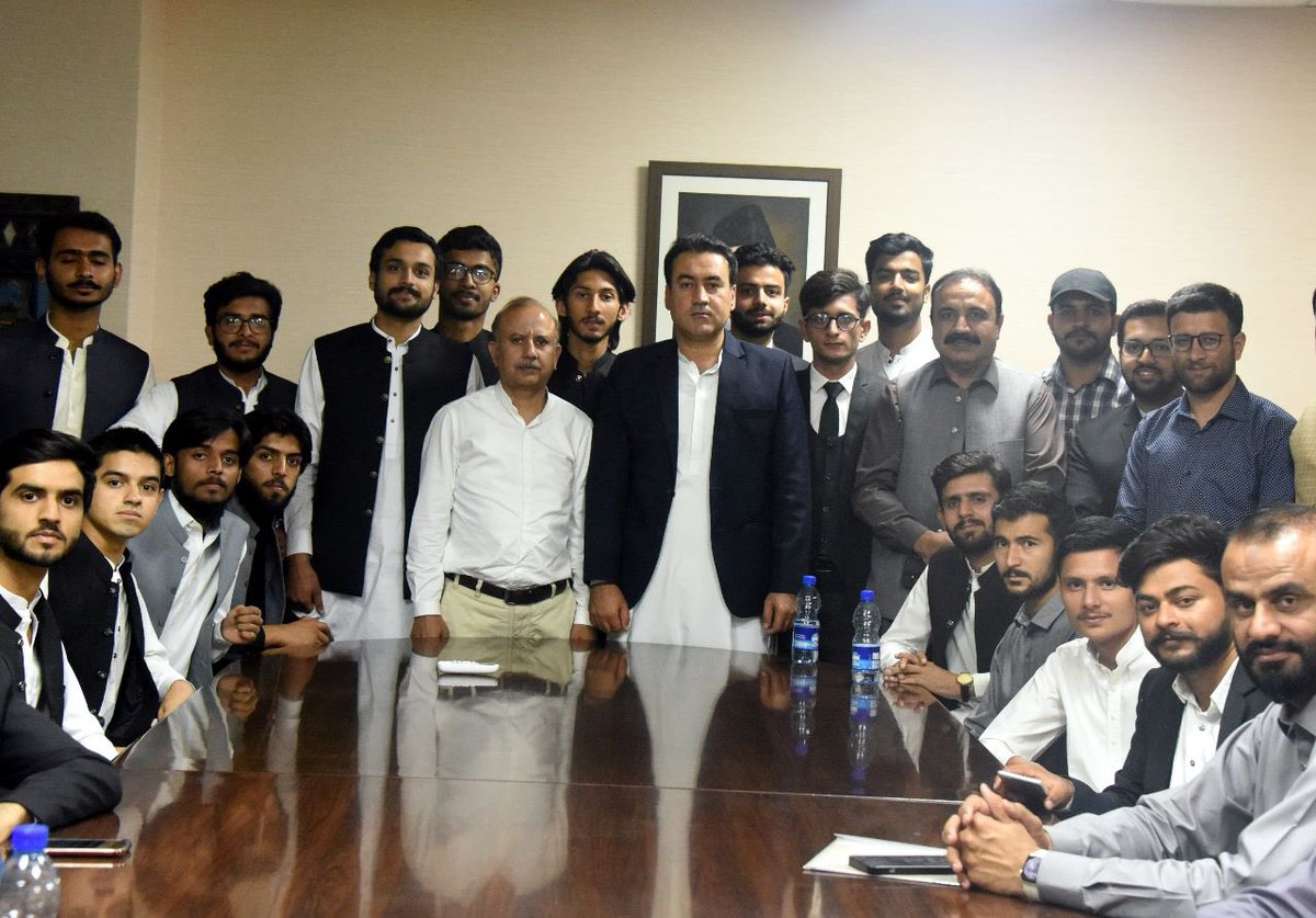 JamiatIIUI's tweet photo. A study tour of @NAofPakistan was conducted by Islami Jamiat Talaba LLB Zone. 
Met the Member of Parliaments and Journalists who told about the brief history of Parliament. 
Cordially thankfull to the Deputy Speaker for mentioning us.

#university #JamiatIIUI #JamiatAblock https://t.co/5i7gmLjTKQ