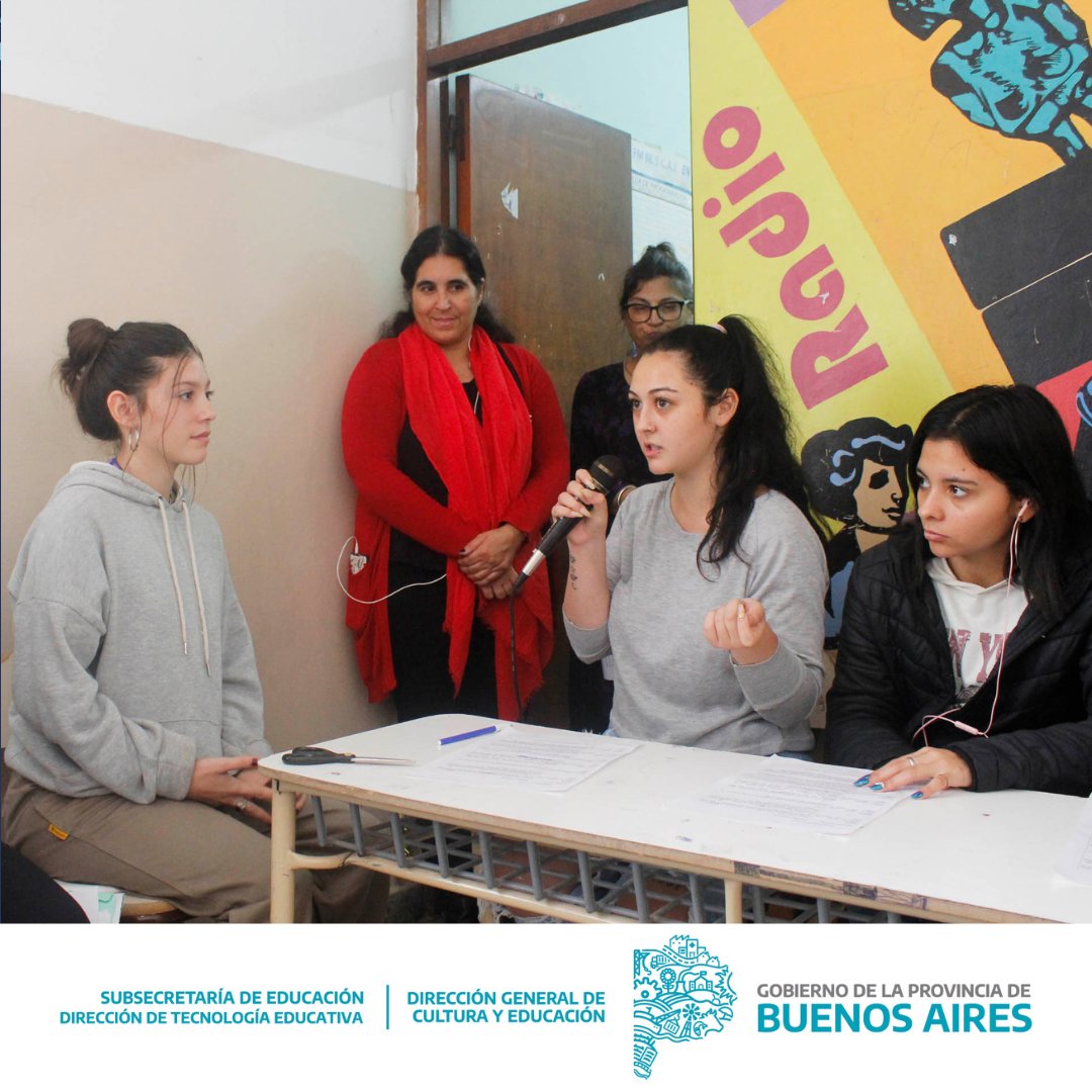 DTE_BA's tweet photo. La Coordinadora del Programa de Medios Escolares de la Dirección de Tecnología Educativa, Daniela Camezzana junto al equipo del programa, estuvieron presentes en el acto de reinauguración de la Radio Bohemia 88.3  de la Escuela Secundaria N°1 “Malvinas Argentinas” de #Brandsen. https://t.co/VhTanAc5iR
