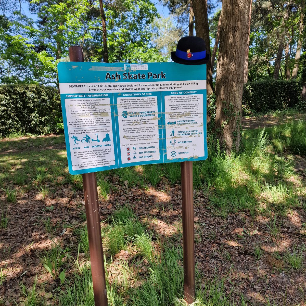 Yesterday saw PCSO Sterry on foot around Ash Skate Park, Ash Wharf and along the canal.

#OutAndAbout #Visible #ASB