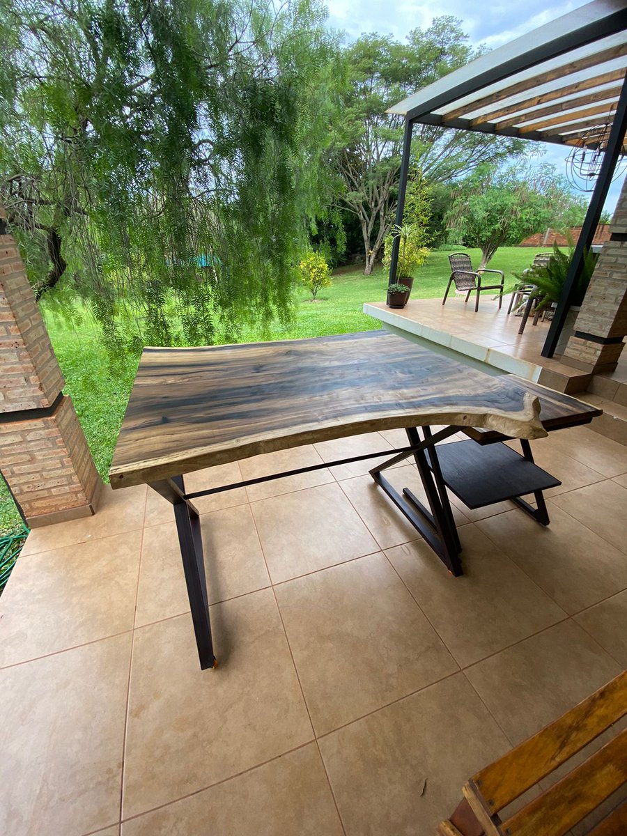 kevingallas's tweet photo. Vendo mesa tipo barra con mesa de apoyo hecho con madera de Guayaibi con resina epoxi y patas de hierro
Fabricacion propia 
Envios a todo el país 🚚
RT hasta encontrar a su dueño 🙏🏼 https://t.co/cyC0nXLBPq