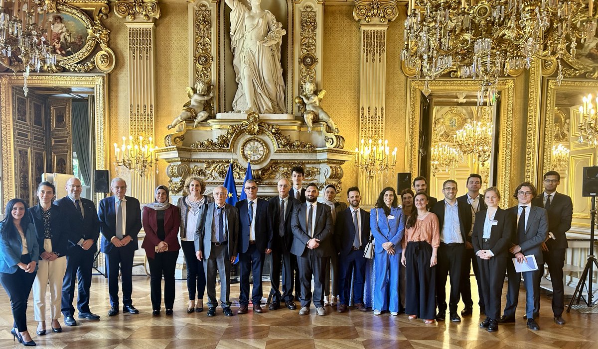 Some 20 #Israeli & #Palestinian NGOs committed to the two-state solution were received at the French Foreign Ministry on Tuesday. [1/2]