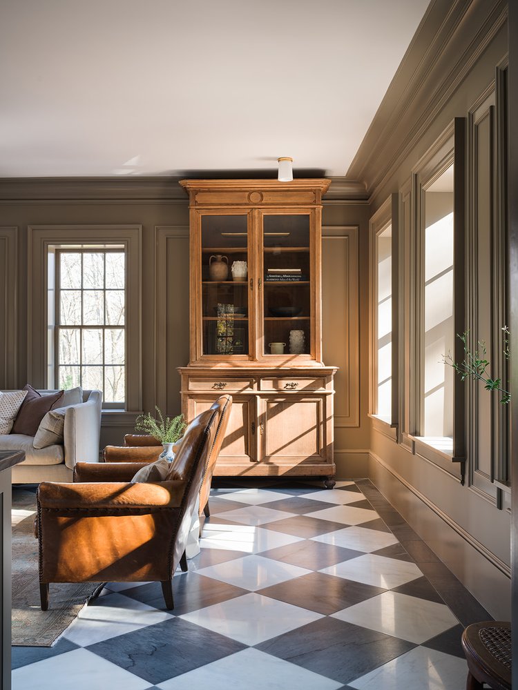 Jean's designs are always beautiful, and Empire's moulding just adds to the timeless appeal of the space.
-
📷 @StofferPhotographyInteriors
Designer: @jeanstoffer 
-
#OrnamentalBuild #LoveTheRoom #InteriorDesign #TimelessDesign #DesignTrends #HomeDecor