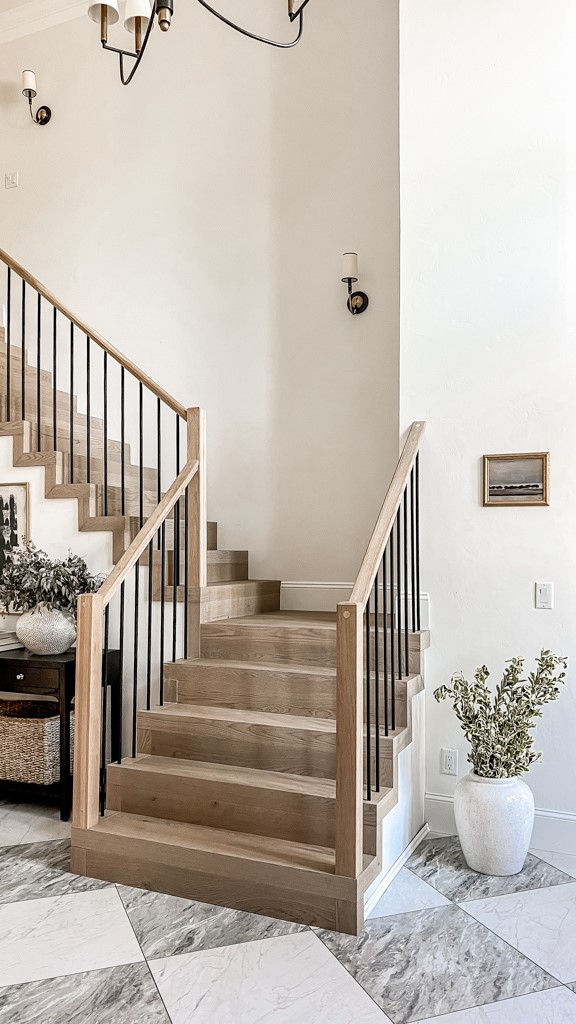 Get inspired by this stunning staircase featuring our sleek iron balusters and wooden handrail.
-
📷 @MakingPrettySpaces
-
#LJSmith #StairExperts #StairInspiration #StairRemodel #TimelessDesign #LoveTheRoom