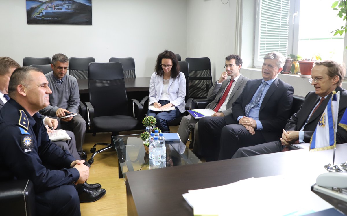 The @eu_eeas DSG Fries concluded his visit to 🇽🇰, where he held separate meetings with:
✅Interior Minister @XSvecla
✅Deputy PM & Minister of Foreign Affairs & Diaspora @gervallaschwarz
✅Deputy Commander of the Regional Directorate of @Kosovo_Police in Mitrovica North (1/3)