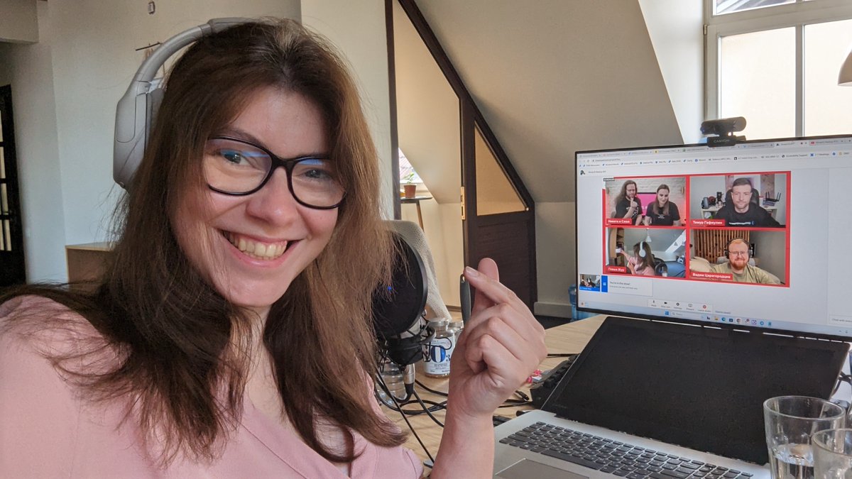 GlafiraZhur's tweet image. Готовимся стартовать #MinskJS 10! 😍