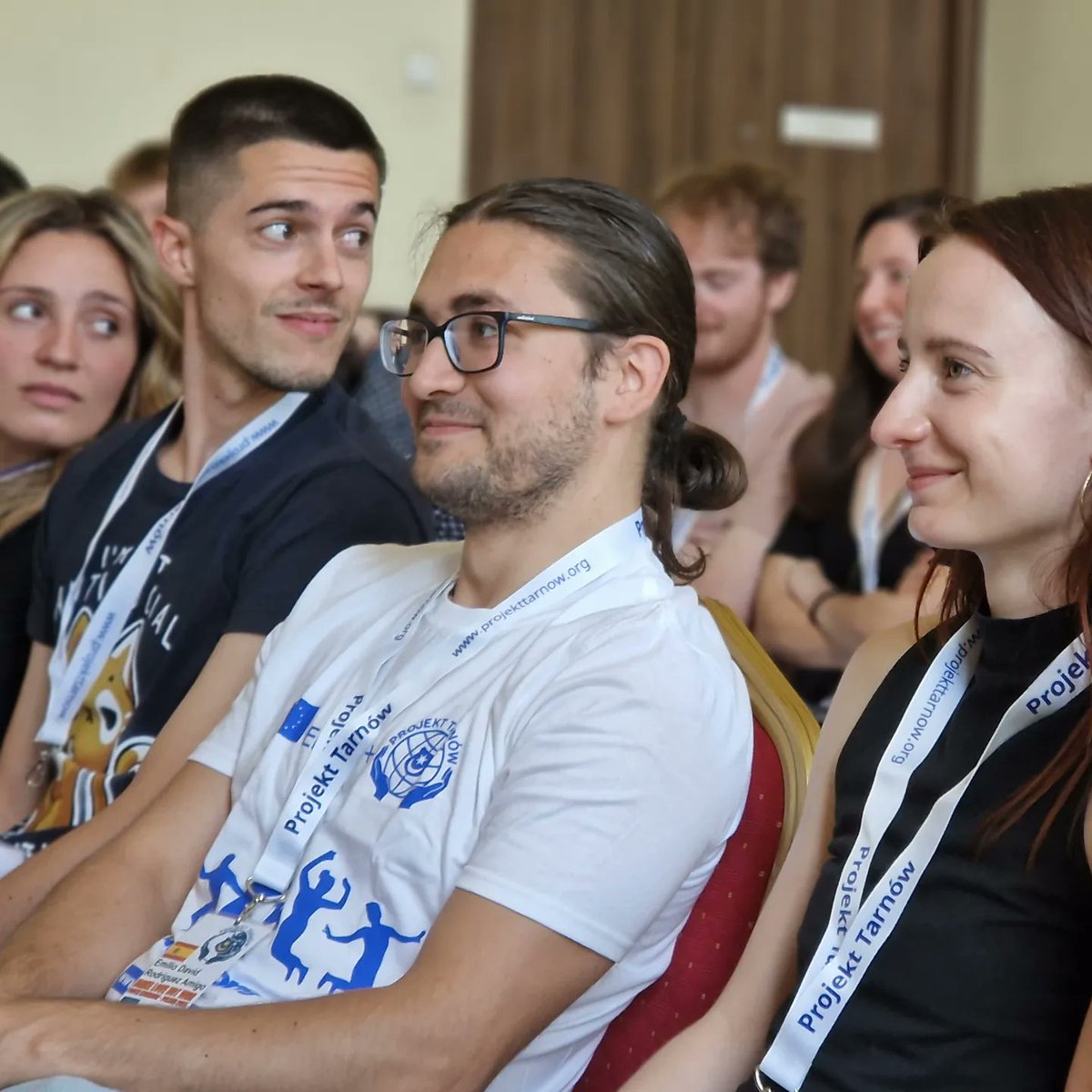 ProjektTarnow's tweet photo. Piękna pogoda, dużo energii i uśmiechnięte twarze to wszystko czego potrzebujemy do rozpoczęcia nowej wymiany młodzieży!💥
Pierwszy dzień jest poświęcony na ustalenie wspólnych zasad, wręczenie identyfikatorów oraz integrację przeprowadzoną przez naszego facylitatora.🤩 https://t.co/eiLQeMR3S4